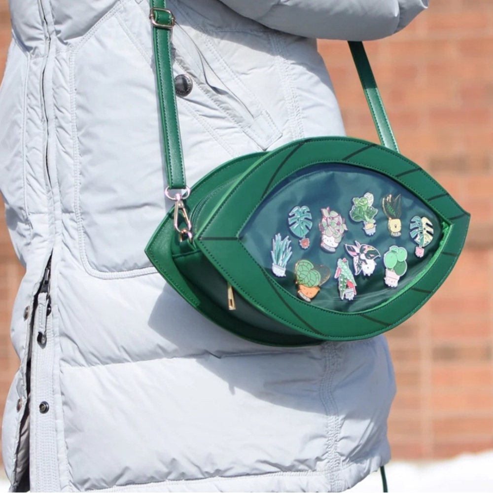 Home by faith the leaf crossbody bag